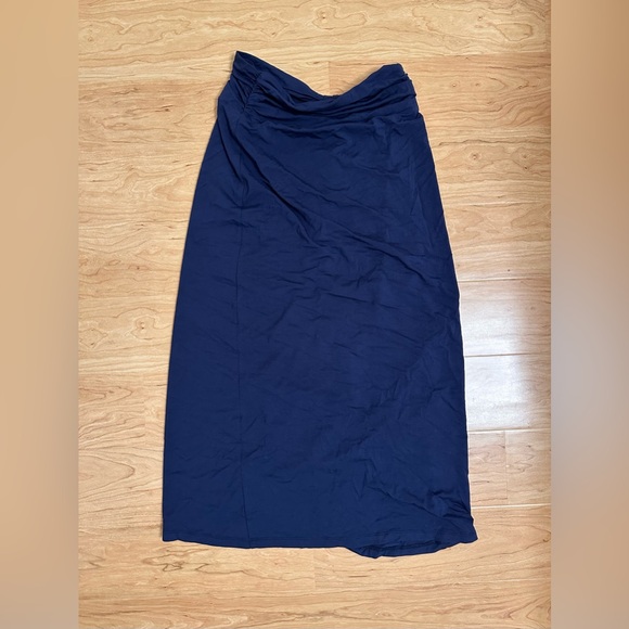 Navy Blue Flowy Strapless “Dress” with Middle Part - Picture 2 of 5